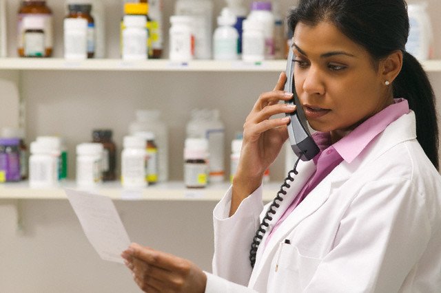 What Does a Mail Order Pharmacy Tech Actually Do?